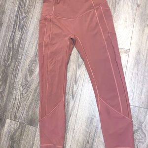 Mauve Lululemon leggings size 8 mesh.